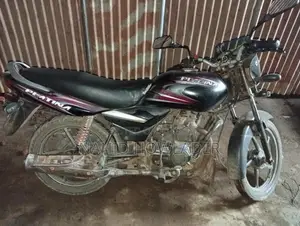 Bajaj Platina . 2019