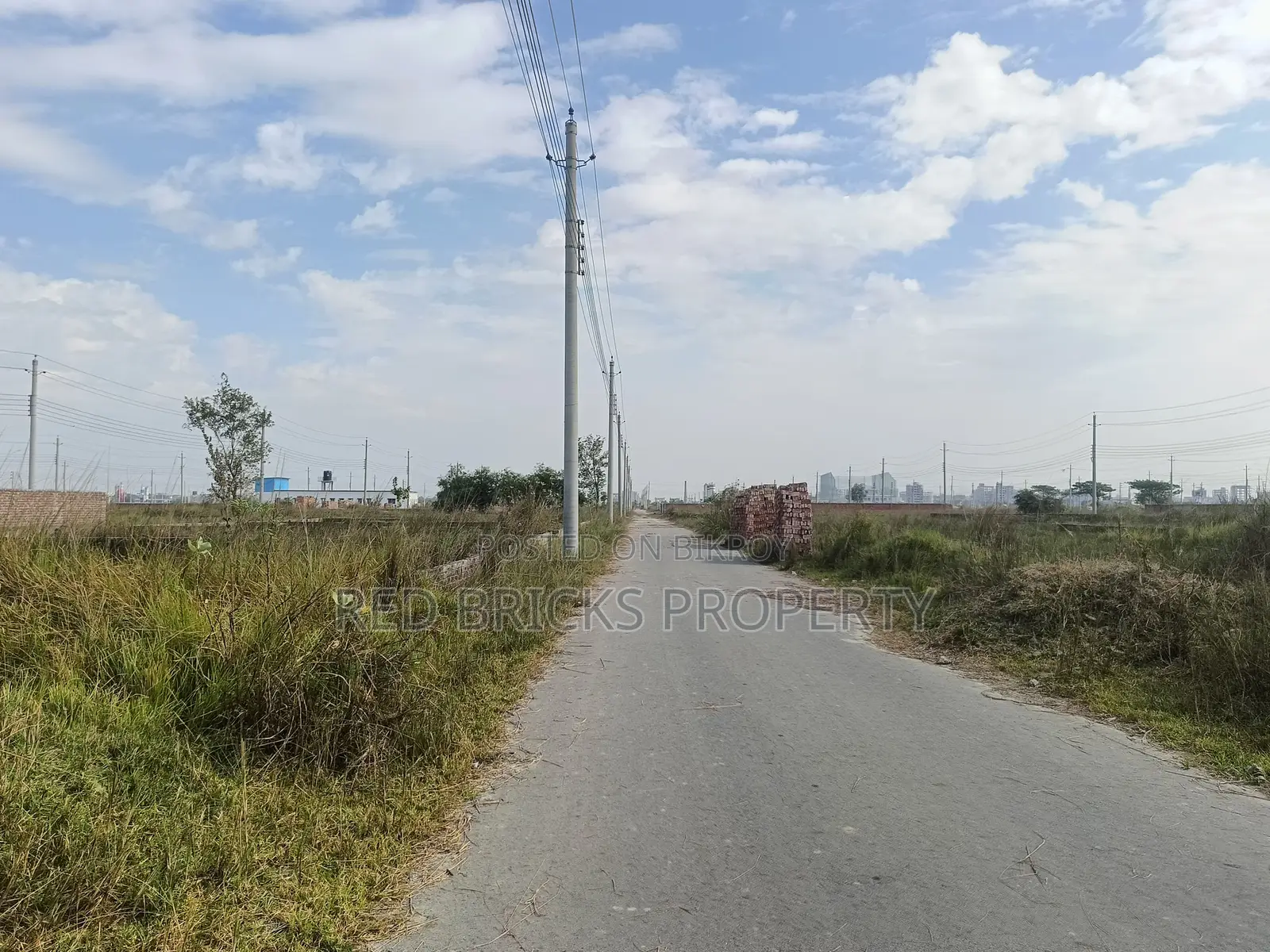 বসুন্ধরা আর/এ ঢাকায় ৩ কাঠার পি ব্লক প্লট বিক্রয় হবে