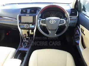 Toyota Premio F-EX PKG 4.5 POINT 2021