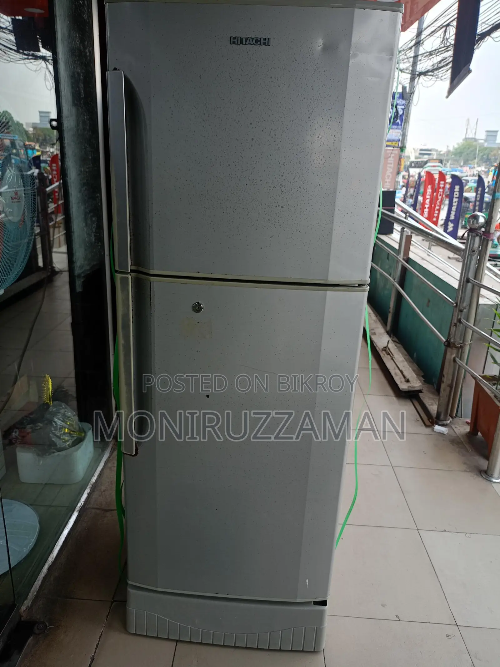 Original Hitachi Brand Fridge for Sale.