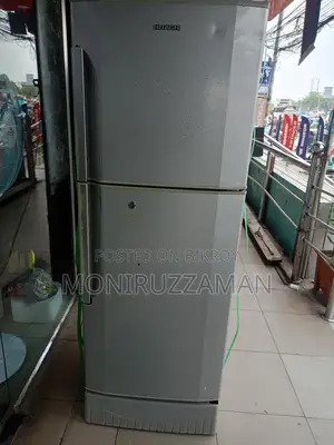 Original Hitachi Brand Fridge for Sale.