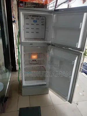 Original Hitachi Brand Fridge for Sale.