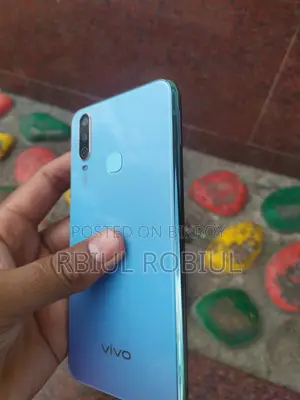 Vfone 8 /256 (Used)