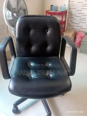 প্রিমিয়ার মানের অফিস চেয়ার যা পড়াশুনা এবং অফিসের কাজের জন্য উপযোগী