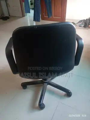 প্রিমিয়ার মানের অফিস চেয়ার যা পড়াশুনা এবং অফিসের কাজের জন্য উপযোগী