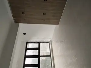 বারিধারায় সেমি-ফার্নিশড অ্যাপার্টমেন্ট ভাড়ার জন্য