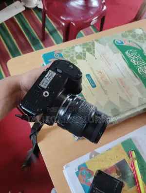Nikon D 3200 পানির দামে বিক্রি হবে।