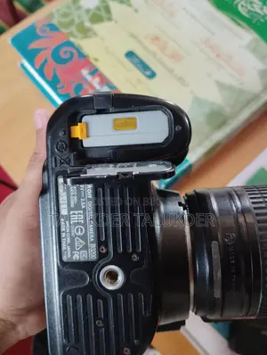 Nikon D 3200 পানির দামে বিক্রি হবে।