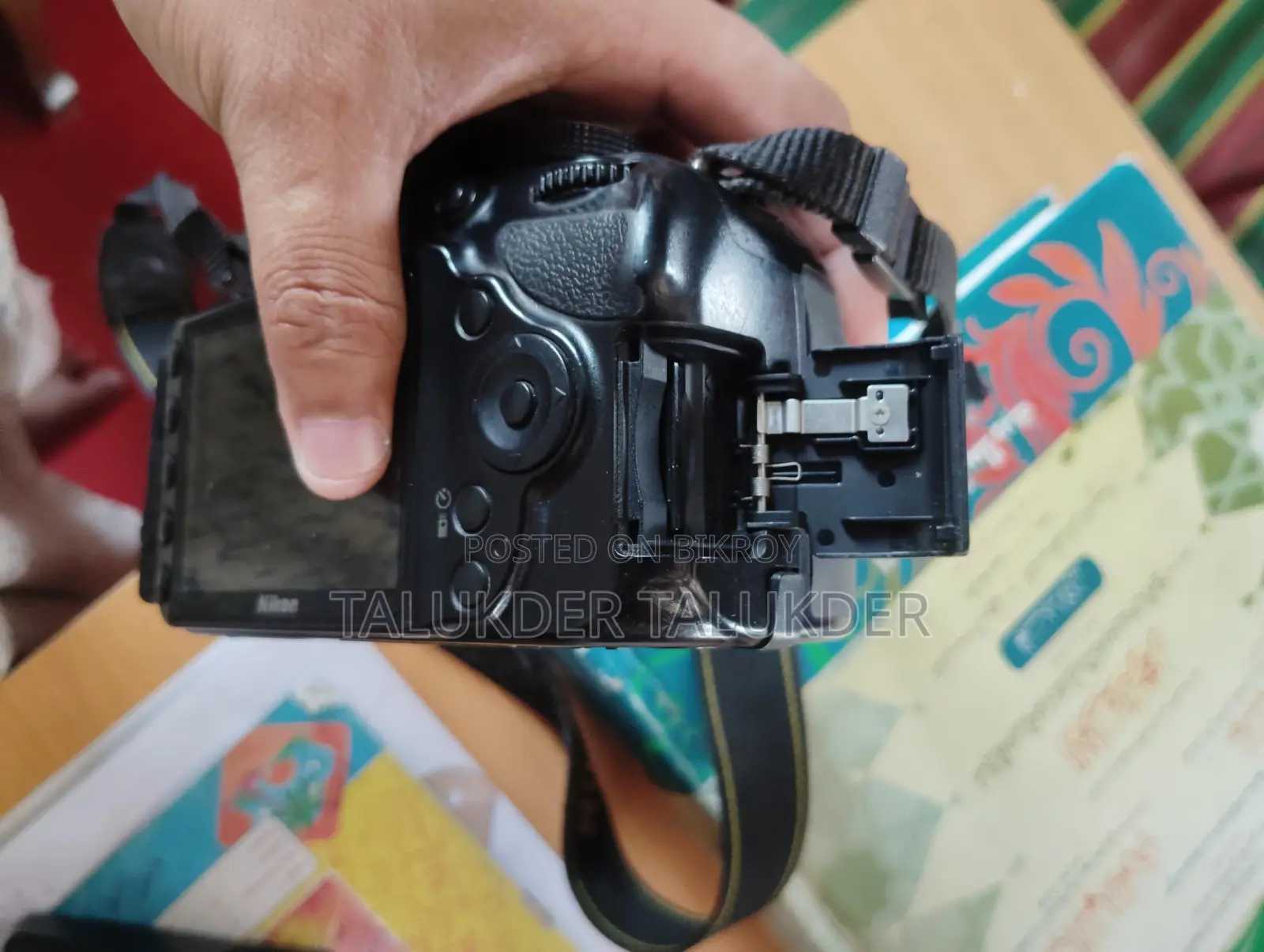 Nikon D 3200 পানির দামে বিক্রি হবে।