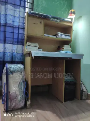 Reading and computer table for sale with table lamp stand