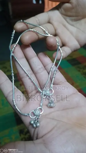 Two amazing silver anklets, brand new