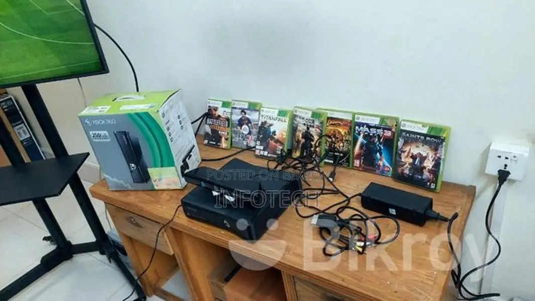Xbox360 Slim 250GB Gaming Console with 7 ps games disc