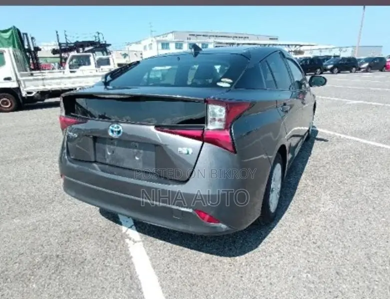 Toyota Prius S 2020