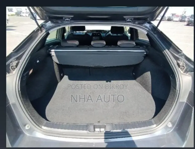 Toyota Prius S 2020