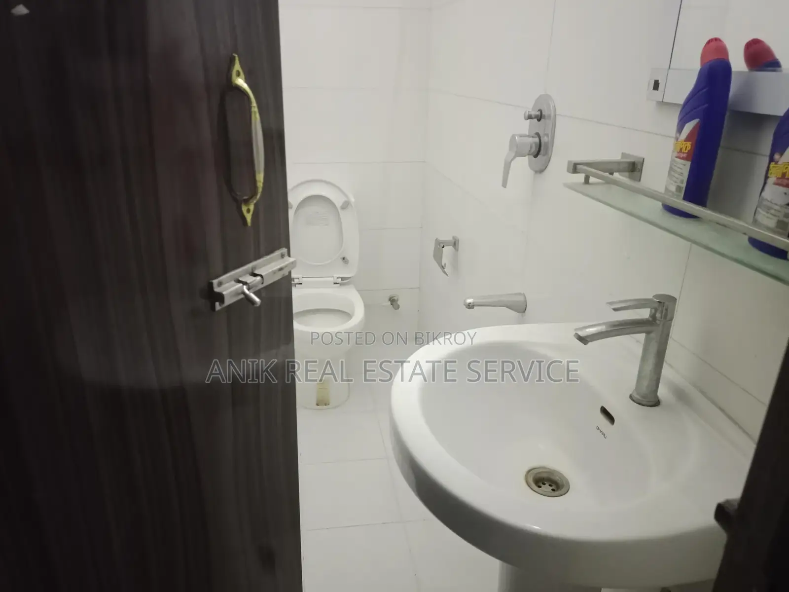 গুলশান ২-এ ভালো মানের ২৫০০ বর্গফুটের অফিস স্পেস ভাড়া