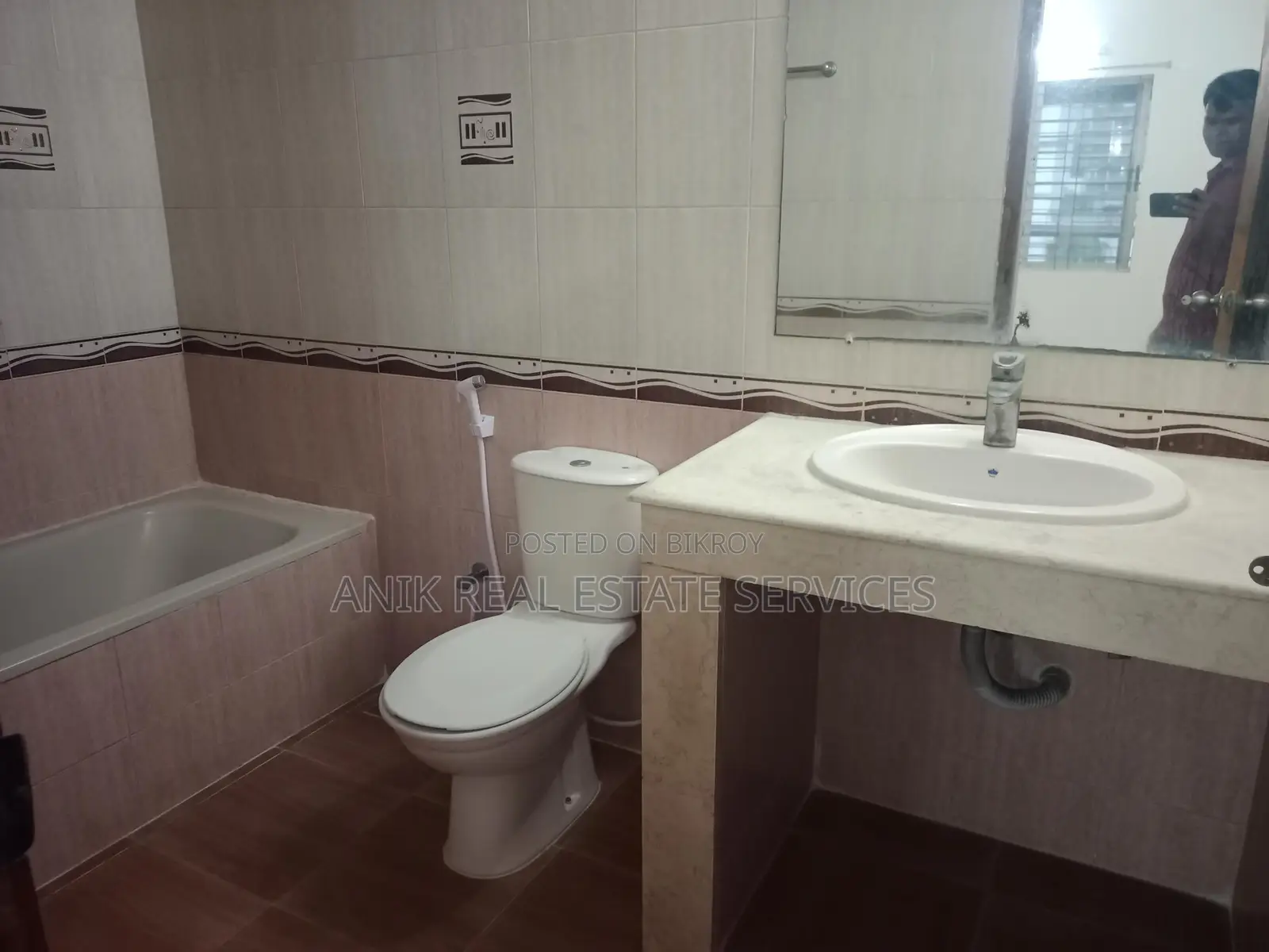 Wonderful 3 Bedroom Un Farnised Flat Rent At Gulshan North