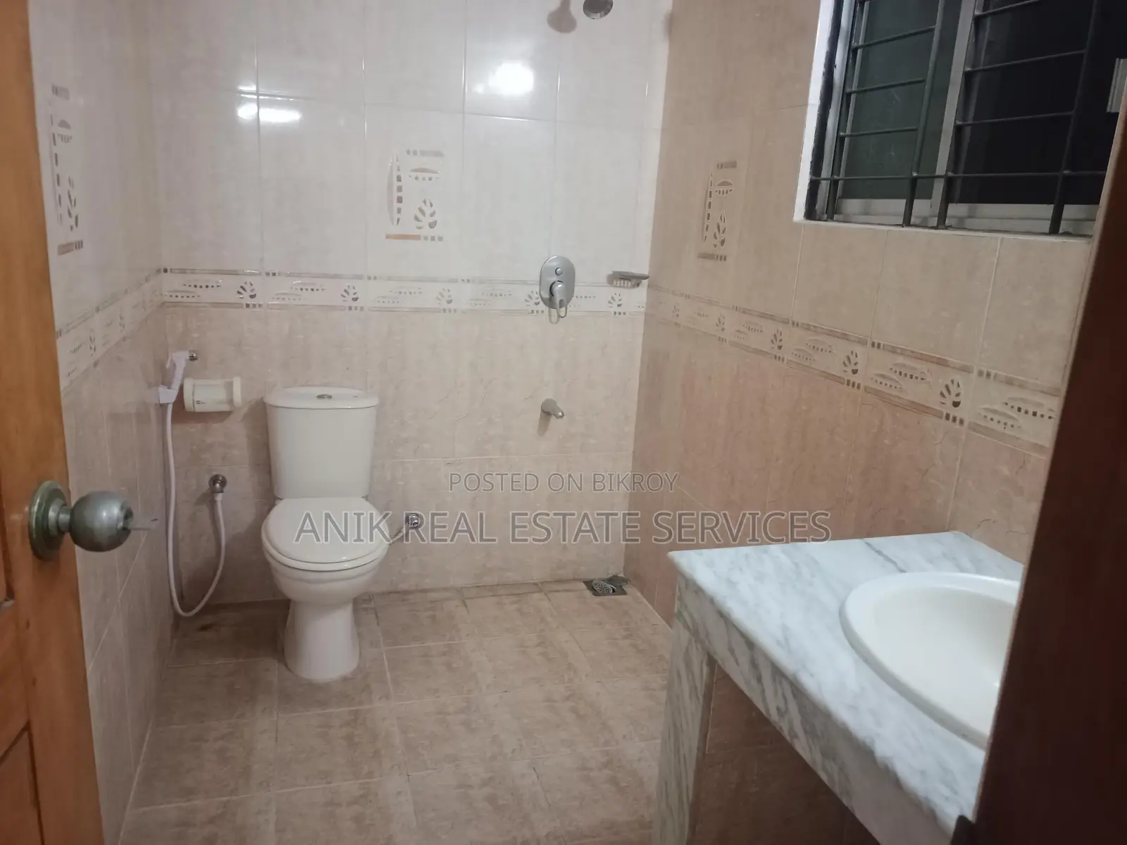 Wonderful 3 Bedroom Un Farnised Flat Rent At Gulshan North