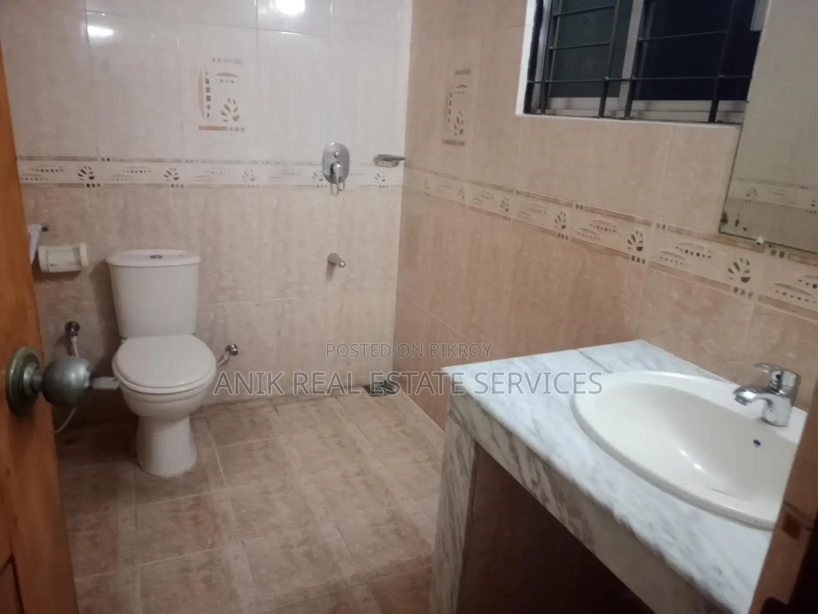Wonderful 3 Bedroom Un Farnised Flat Rent At Gulshan North