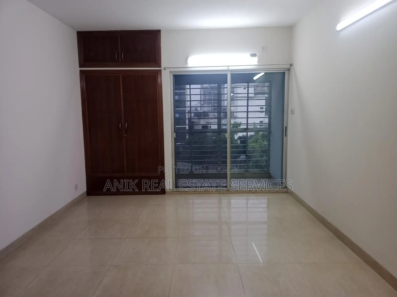Wonderful 3 Bedroom Un Farnised Flat Rent At Gulshan North