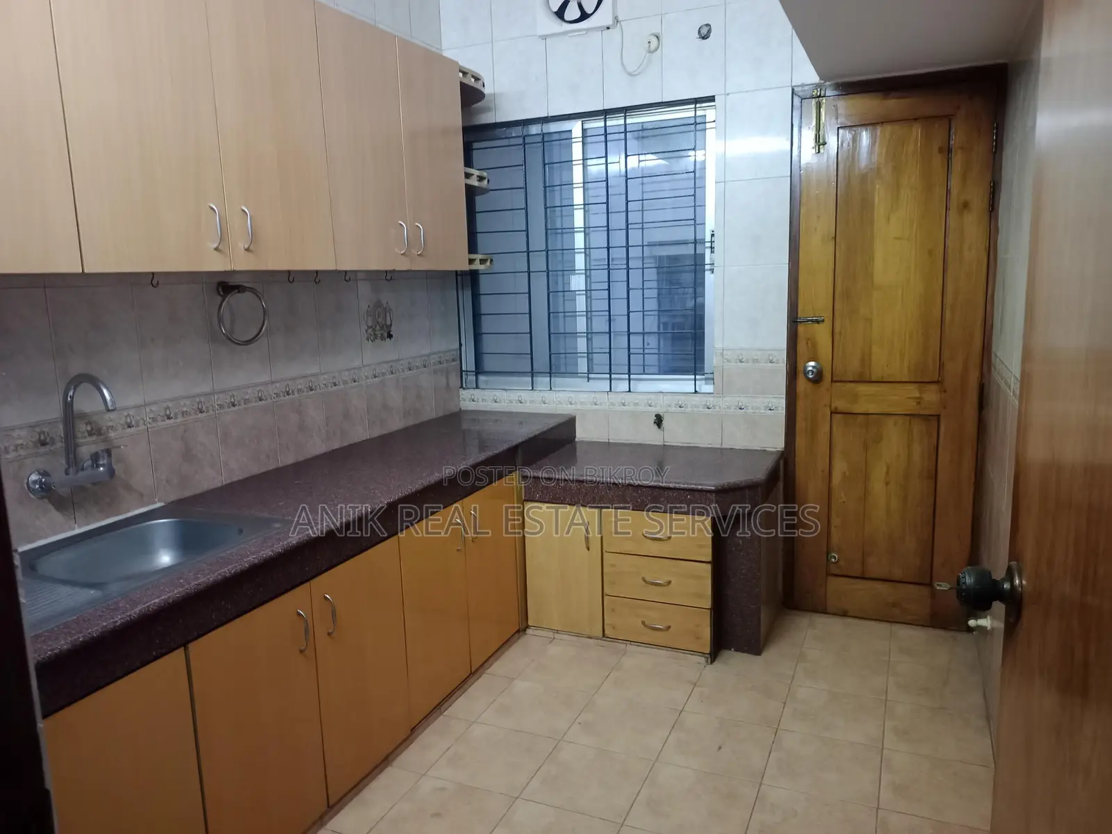 Wonderful 3 Bedroom Un Farnised Flat Rent At Gulshan North