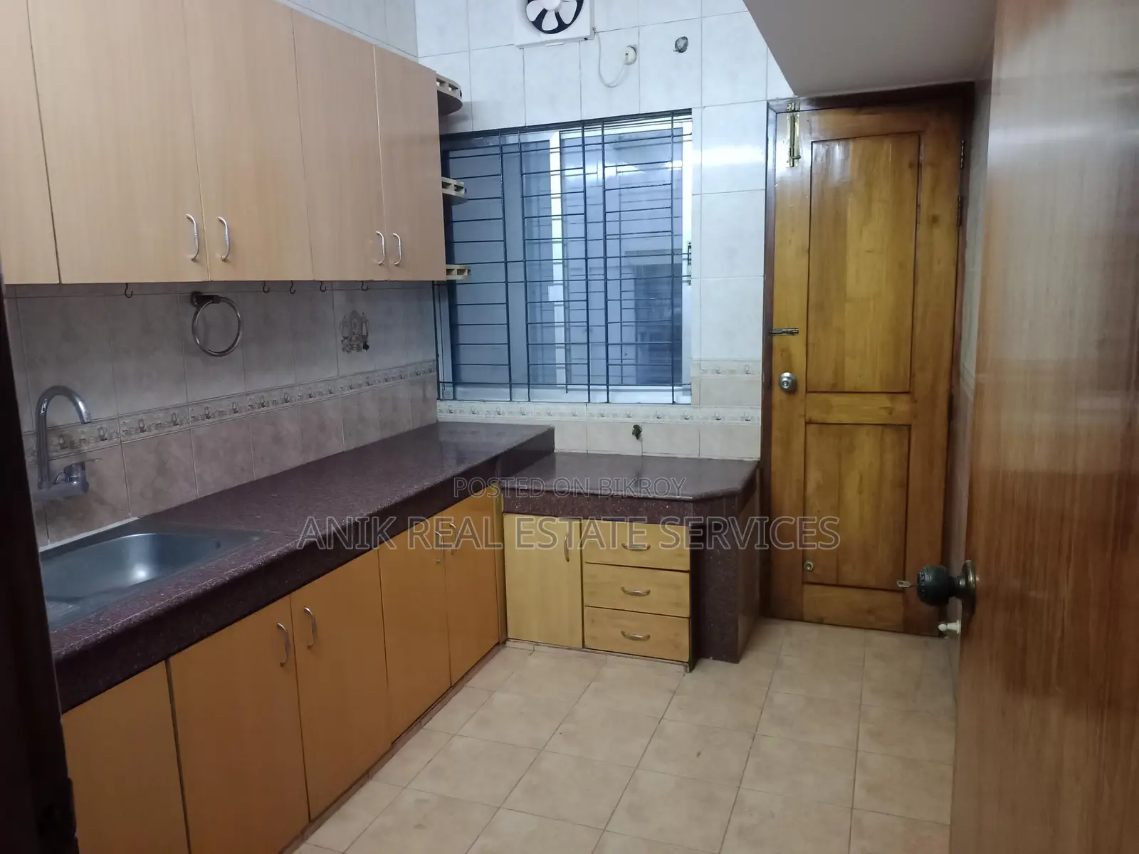 Wonderful 3 Bedroom Un Farnised Flat Rent At Gulshan North