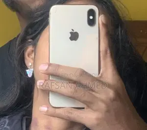 Apple iPhone XS . (Used)