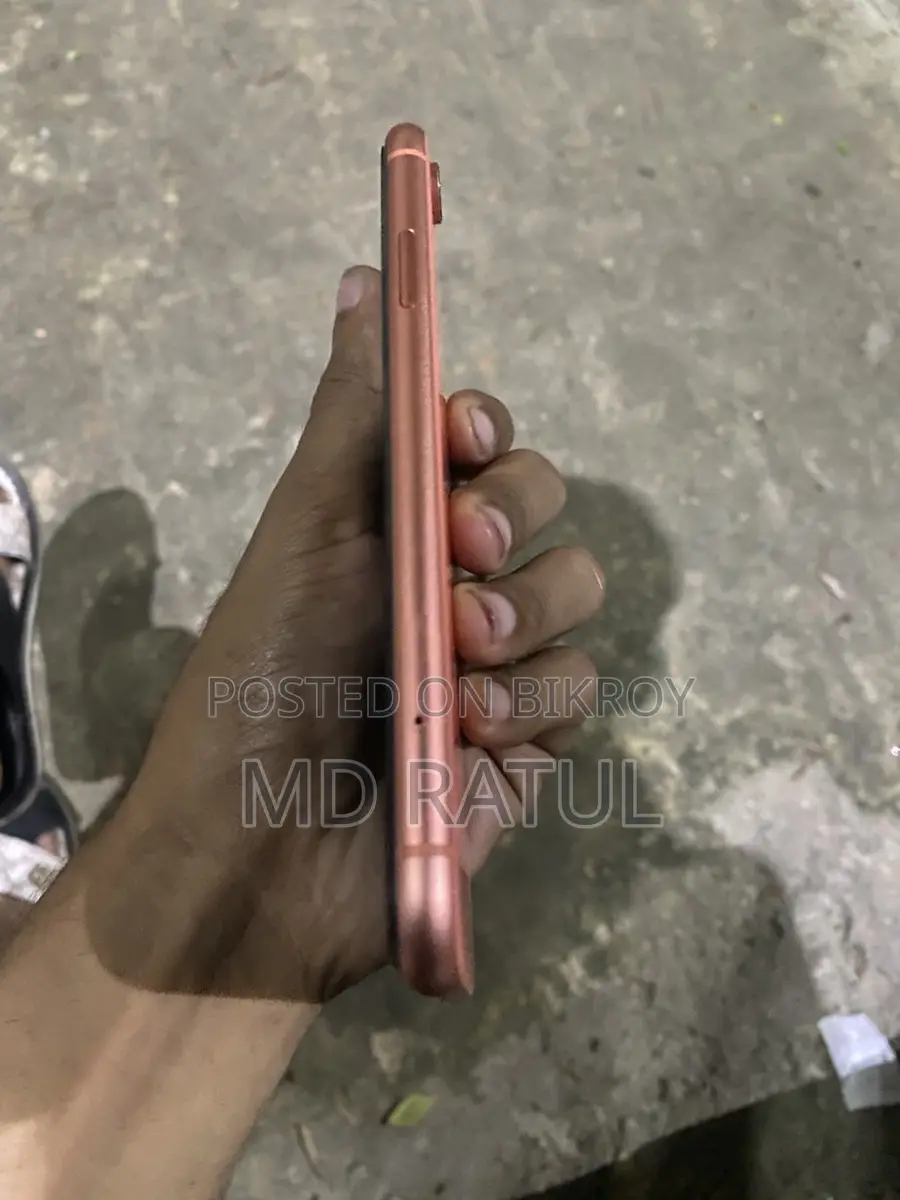 Apple iPhone XR (Used)