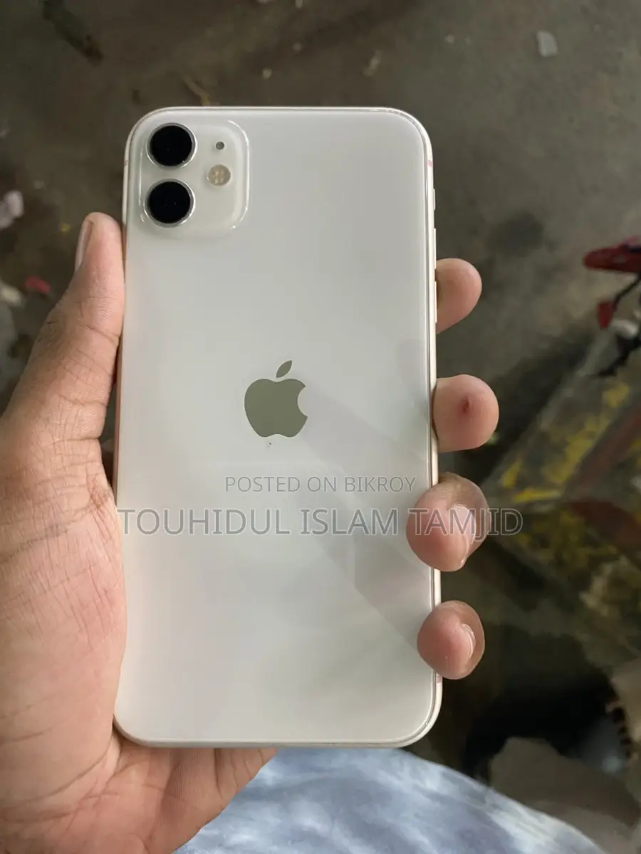 Apple iPhone 11 (Used)