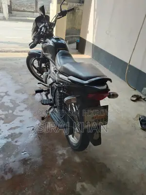 Bajaj Platina 100 2017