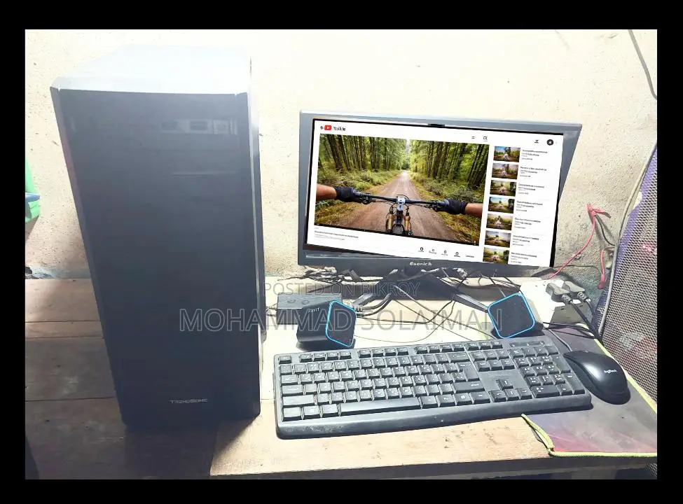 Desktop Computer. 19-inch Monitor. SSD 256 GB