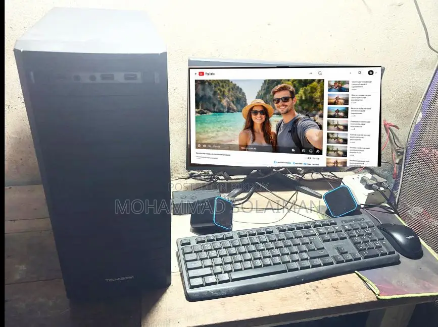 Desktop Computer. 19-inch Monitor. SSD 256 GB