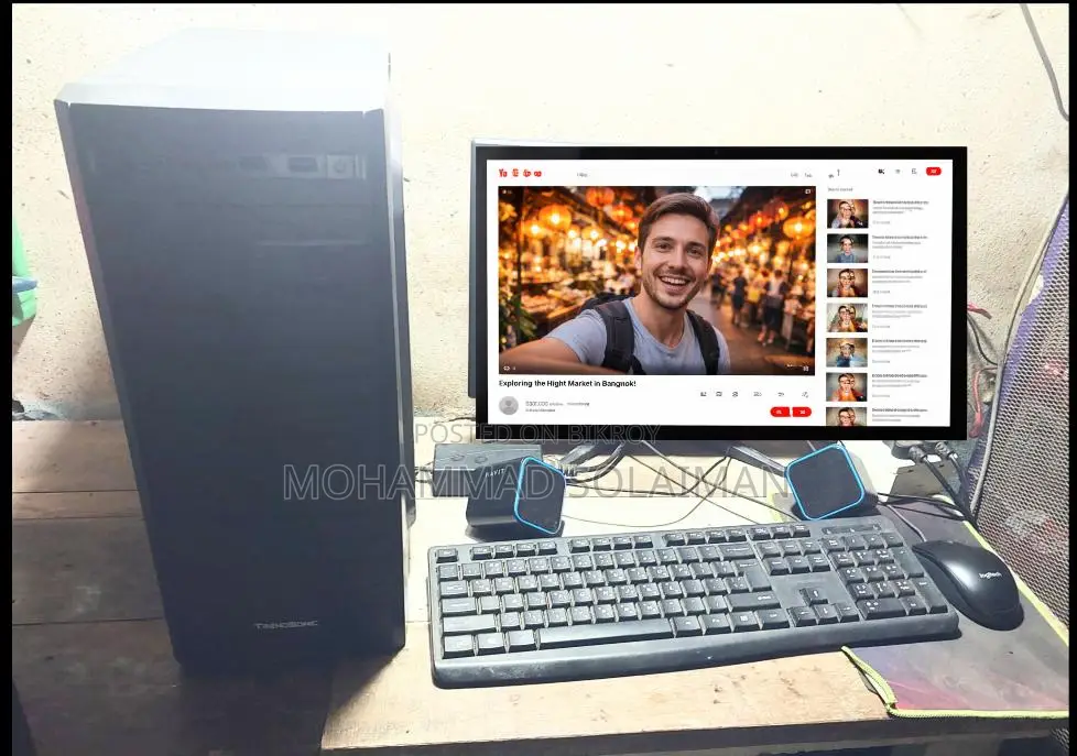 Desktop Computer. 19-inch Monitor. SSD 256 GB