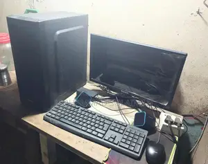 Desktop Computer. 19-inch Monitor. SSD 256 GB
