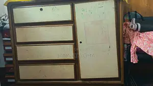 1 Wardrobe. One drawer has a minor issue, I will fix it.