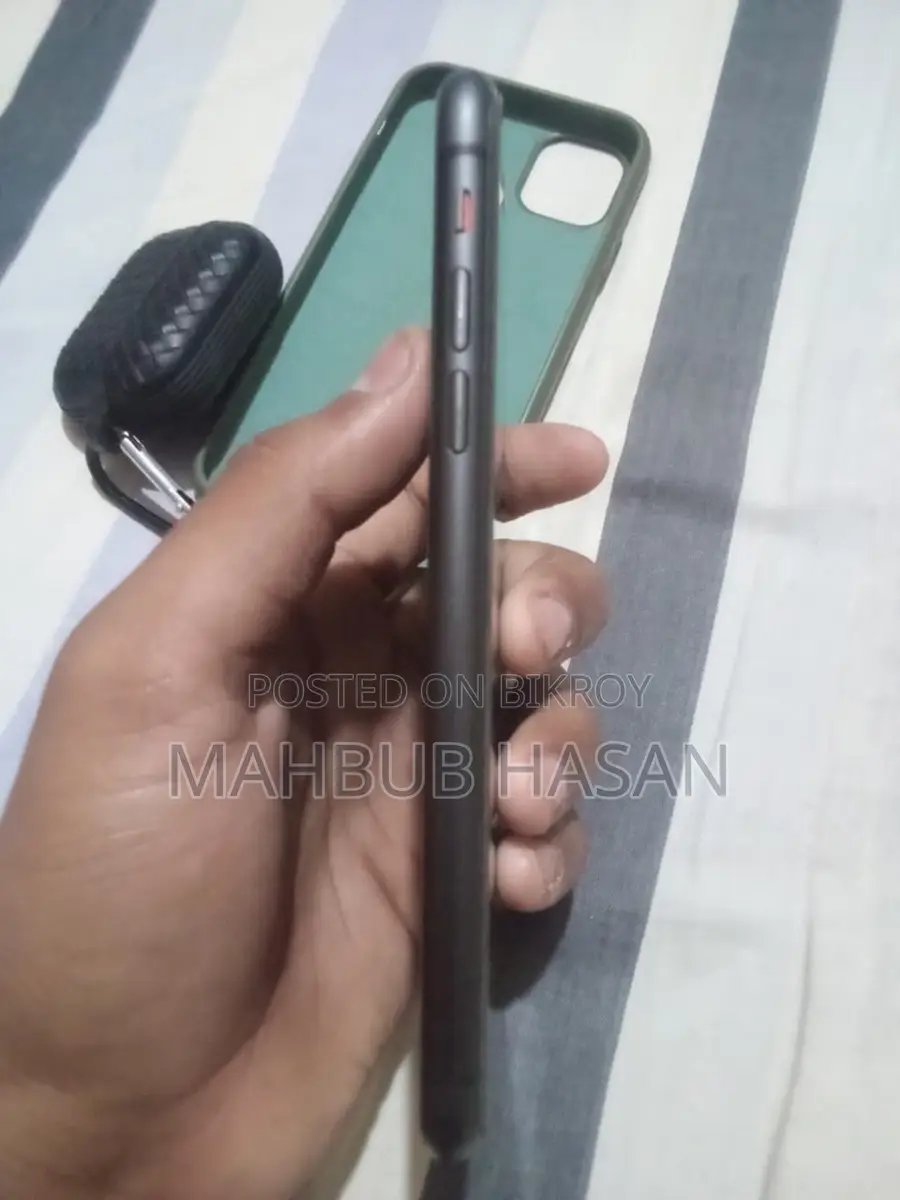 Apple iPhone 11 (Used)