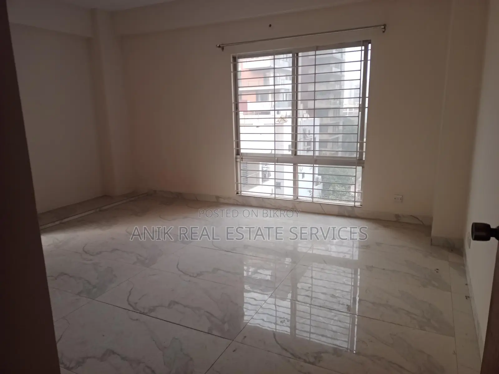 Good Quality 4 Bedroom Un Farnised Flat Rent At Gulshan 2