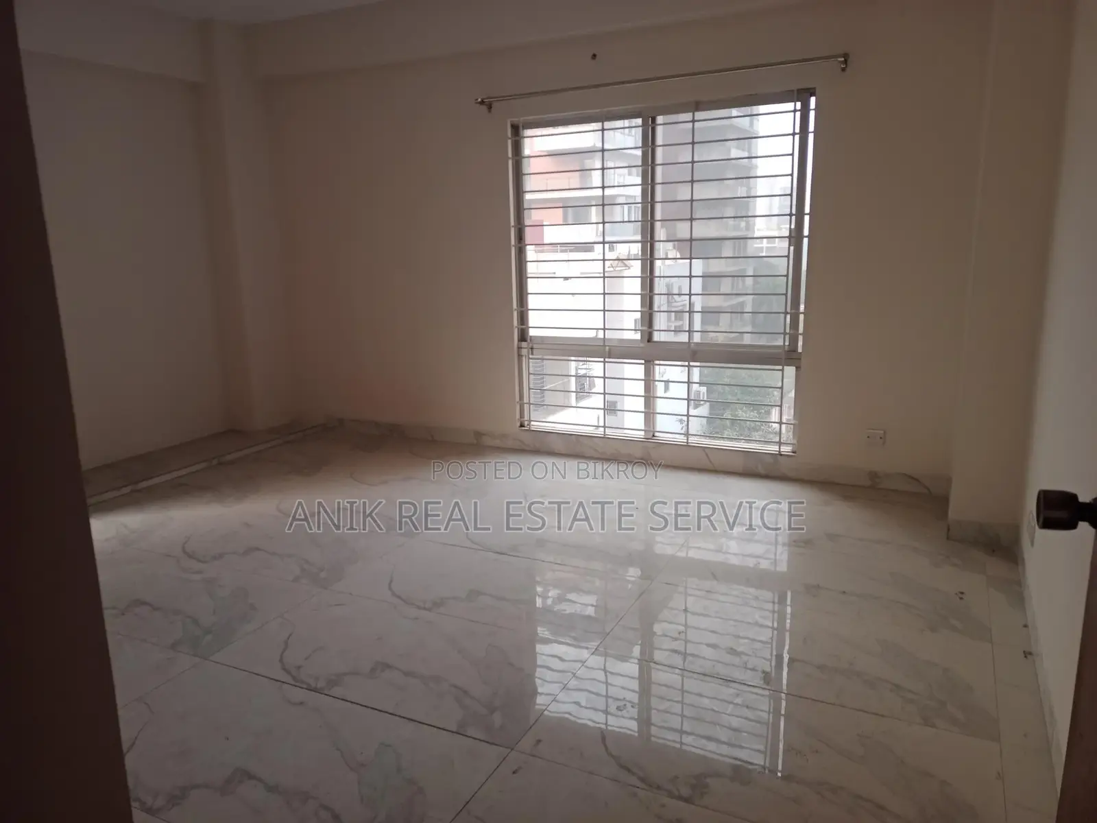 Good Quality 4 Bedroom Un Farnised Flat Rent At Gulshan 2