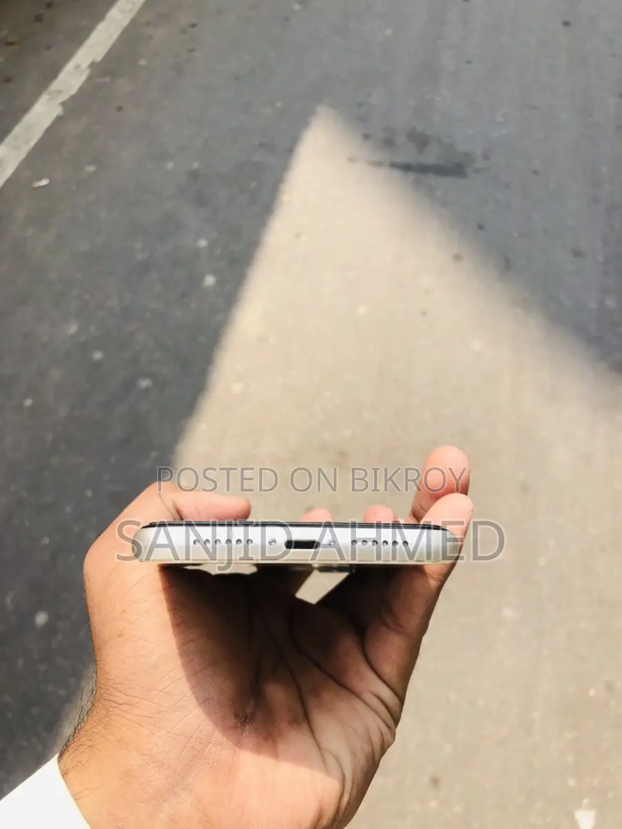 Apple iPhone 11 (ব্যবহৃত)