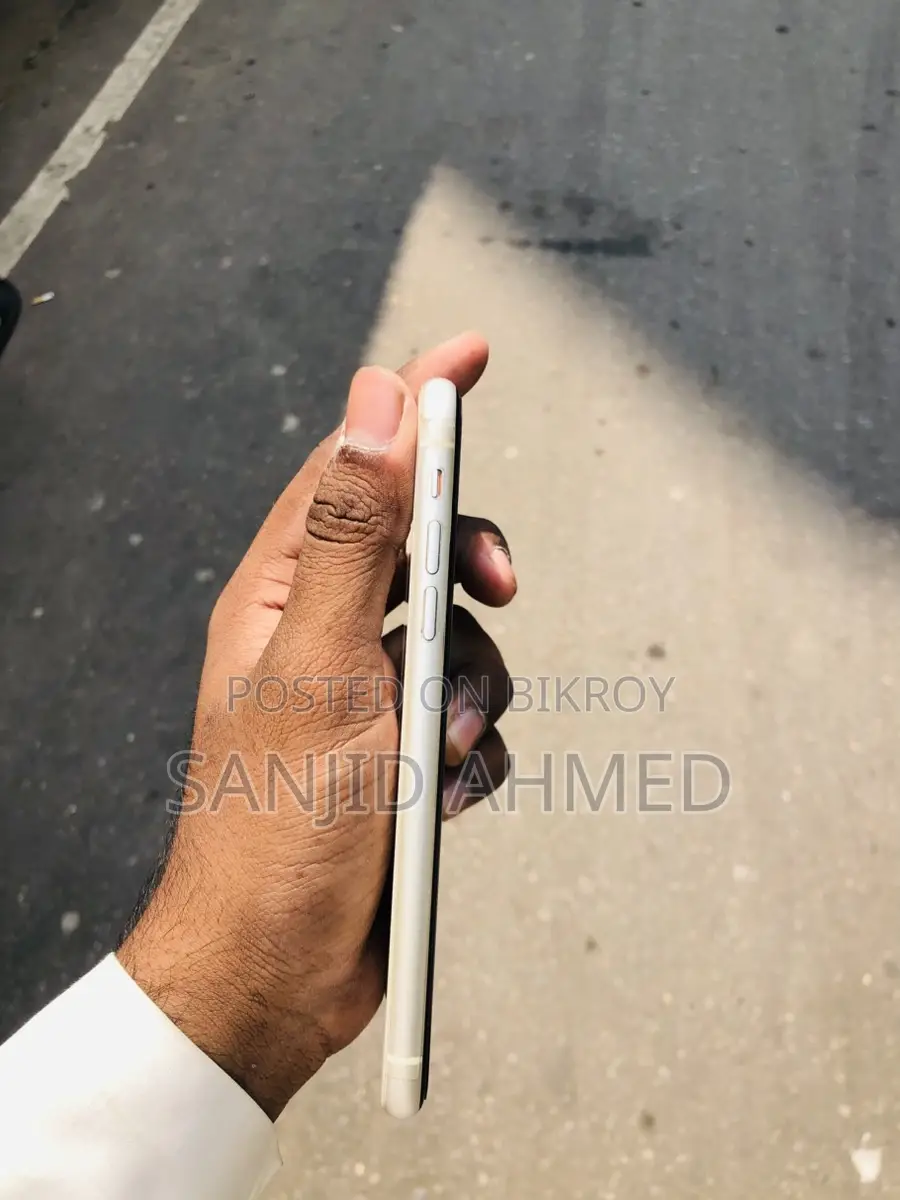 Apple iPhone 11 (ব্যবহৃত)