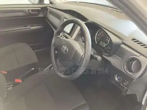 Toyota Fielder Non Hybrid EX White 2020
