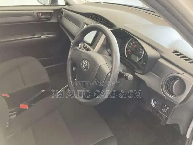 Toyota Fielder Non Hybrid EX White 2020