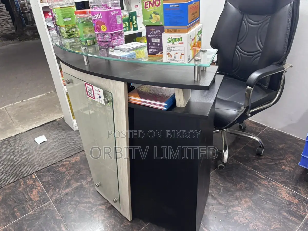 Office Chair + Desk for Sale (Almost New!)