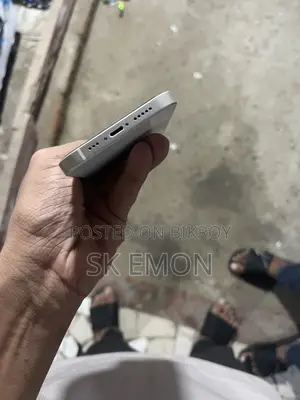 Apple iPhone 12 (Used)