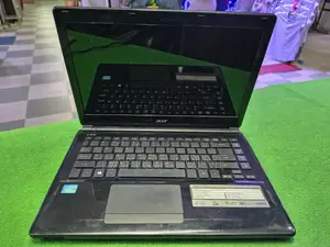 Acer core i3 3rd gen: 4GB 500GB