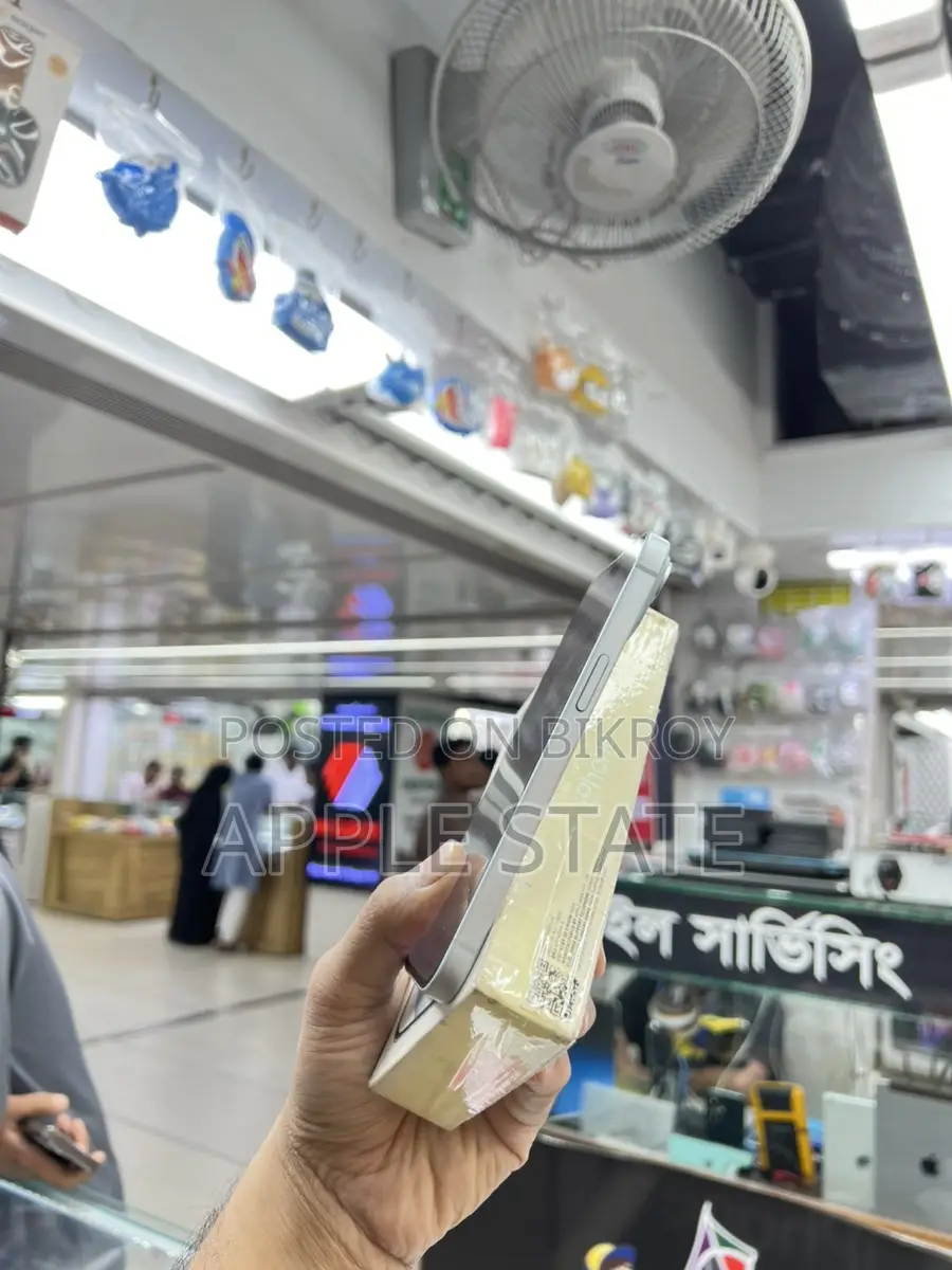 Apple iPhone 15 . (Used)