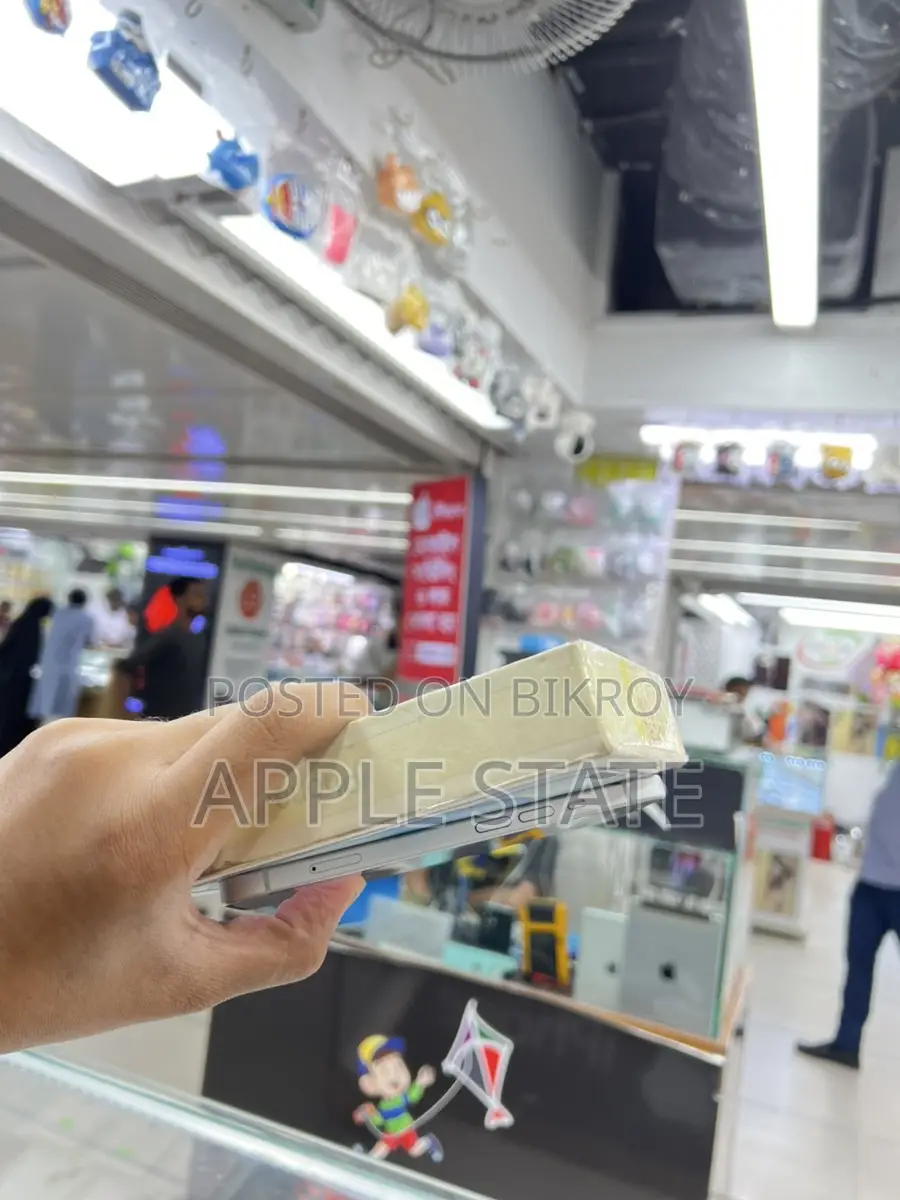 Apple iPhone 15 . (Used)