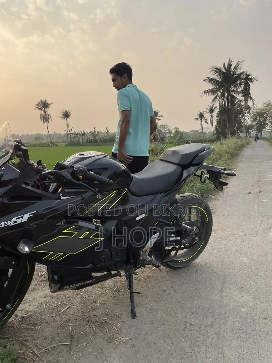 Suzuki Gixxer SF, 2025