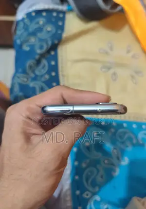 Samsung Galaxy S20 (ব্যবহৃত)