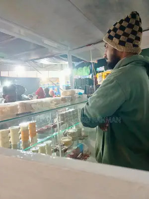 ভ্রাম্যমাণ দোকান বিক্রি হবে