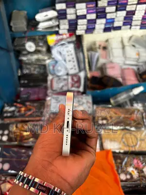 Apple iPhone 12 (Used)